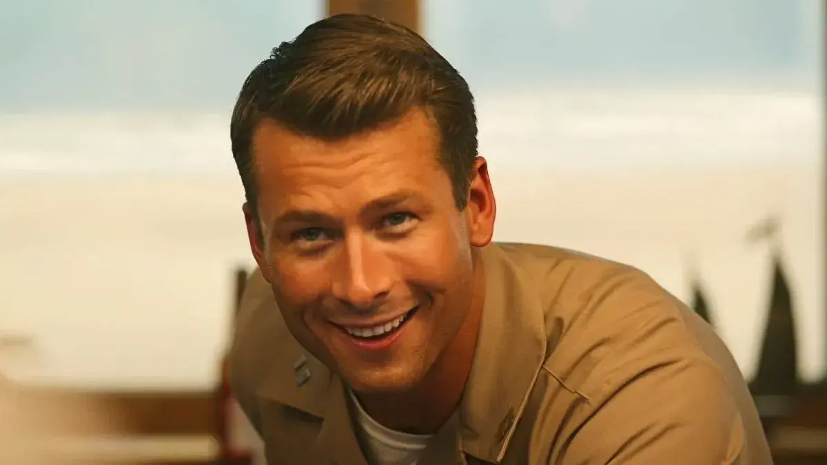 Glen Powell Revela Sua Jornada Como Ator Desconhecido Antes do Sucesso