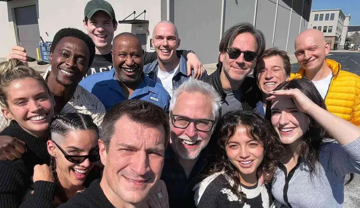 Superman: Nathan Fillion Divulga Bastidores da Primeira Foto Oficial do Elenco