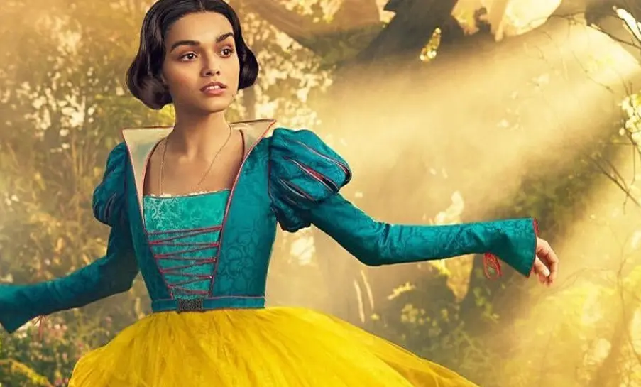 Branca de Neve: Fotos Exclusivas Mostram Rachel Zegler e Andrew Burnap em Ação