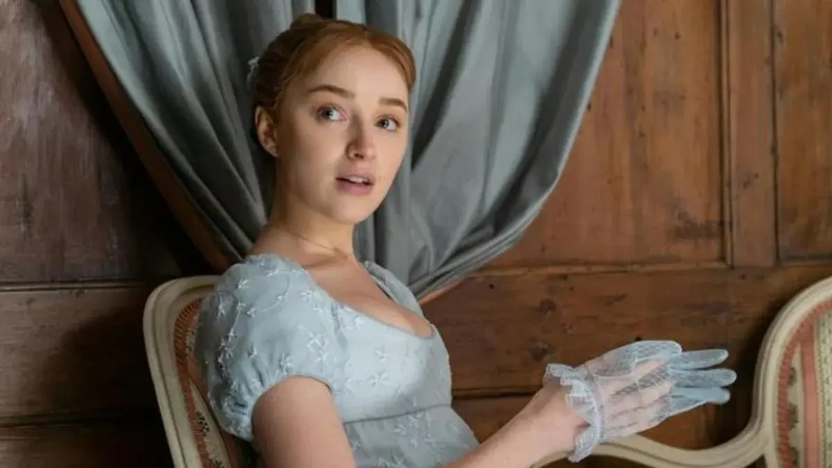 Phoebe Dynevor em Negociação para Papel em Novo Filme de M Night Shyamalan ao Lado de Jake Gyllenhaal