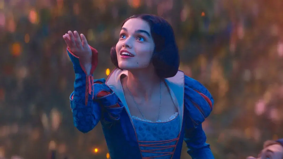 Branca de Neve: Rachel Zegler Aparece em Imagem Inédita de Bastidores