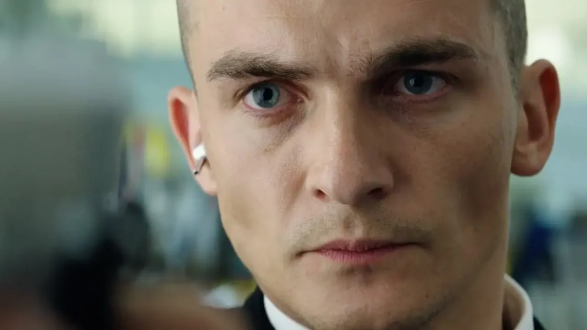 A Beira da Normalidade | Rupert Friend se junta ao suspense com Chloë Grace Moretz