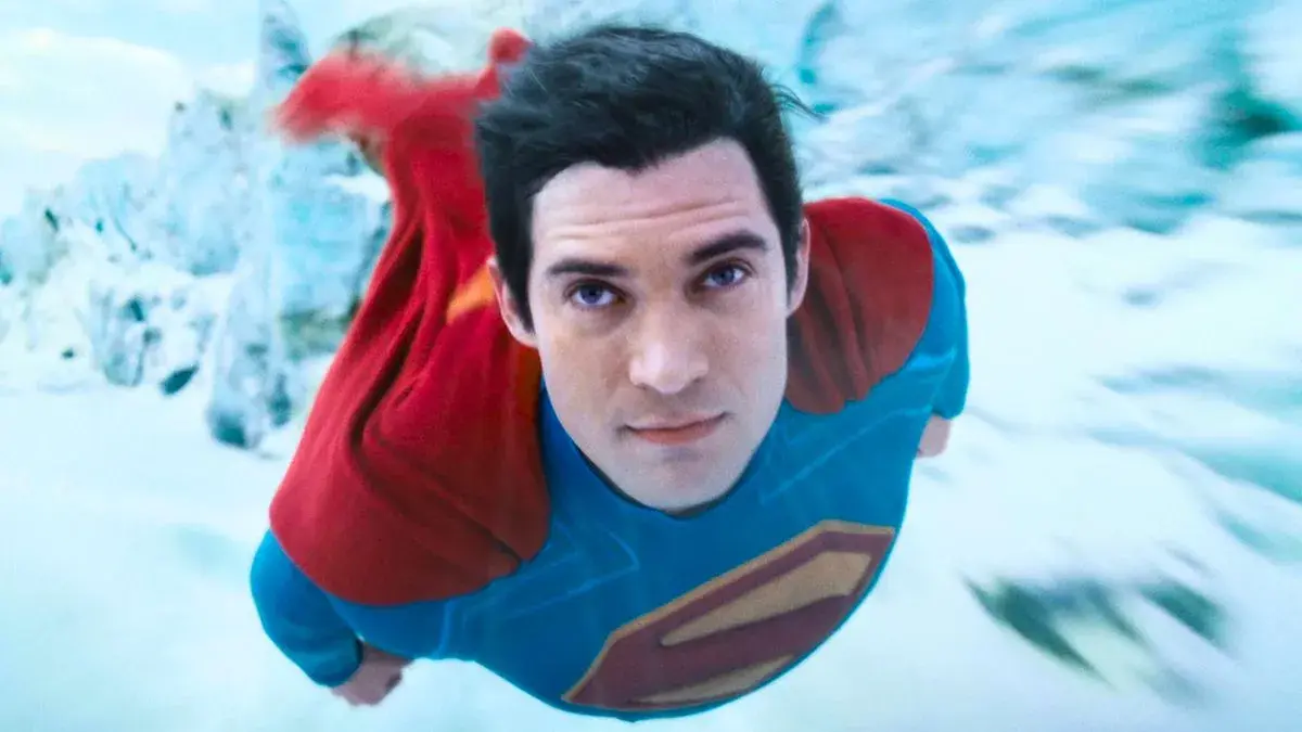 Imagem Promocional do Superman Destaca Herói no Boletim do Planeta Diário